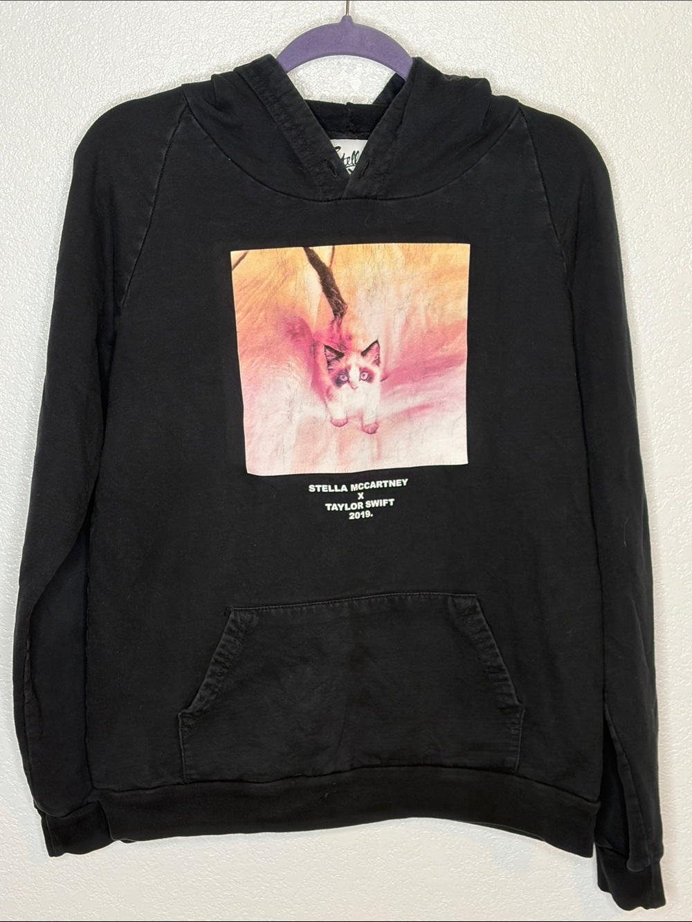 Stella x Taylor Swift Black Benjamin Button Kitty 2019 Collab Sweatshirt Size M